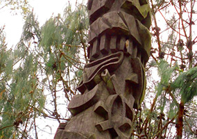 Mapungchuket village time pillar